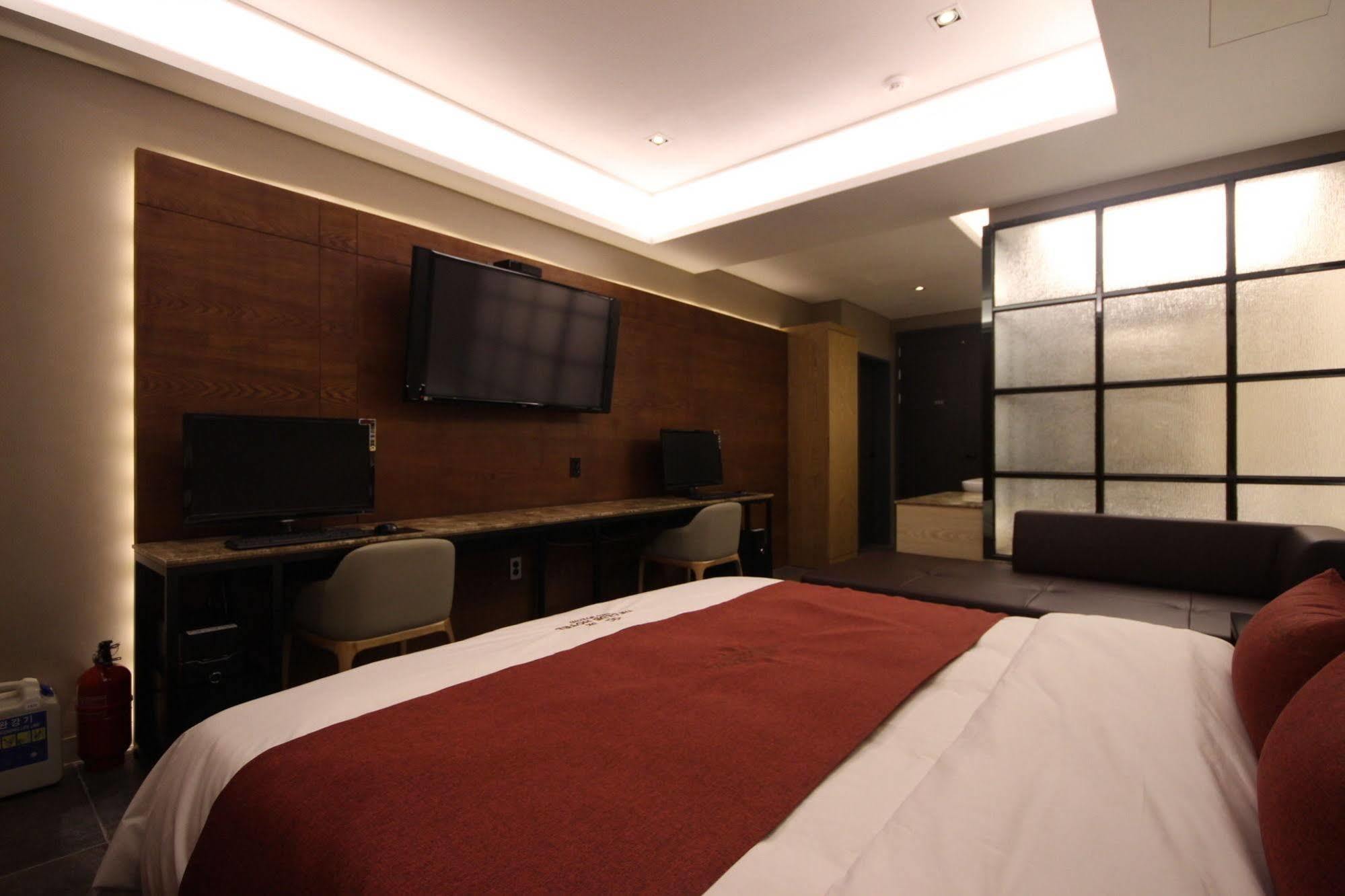 The Club Hotel Seomyeon Busan Ngoại thất bức ảnh
