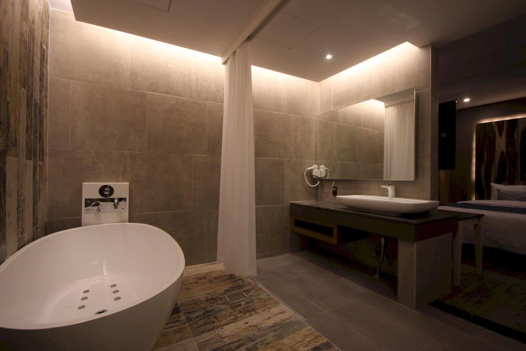 The Club Hotel Seomyeon Busan Ngoại thất bức ảnh
