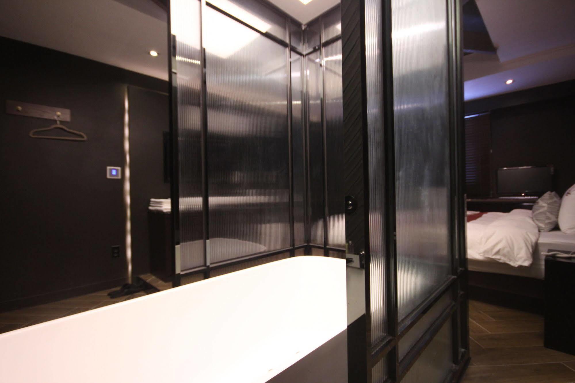 The Club Hotel Seomyeon Busan Ngoại thất bức ảnh