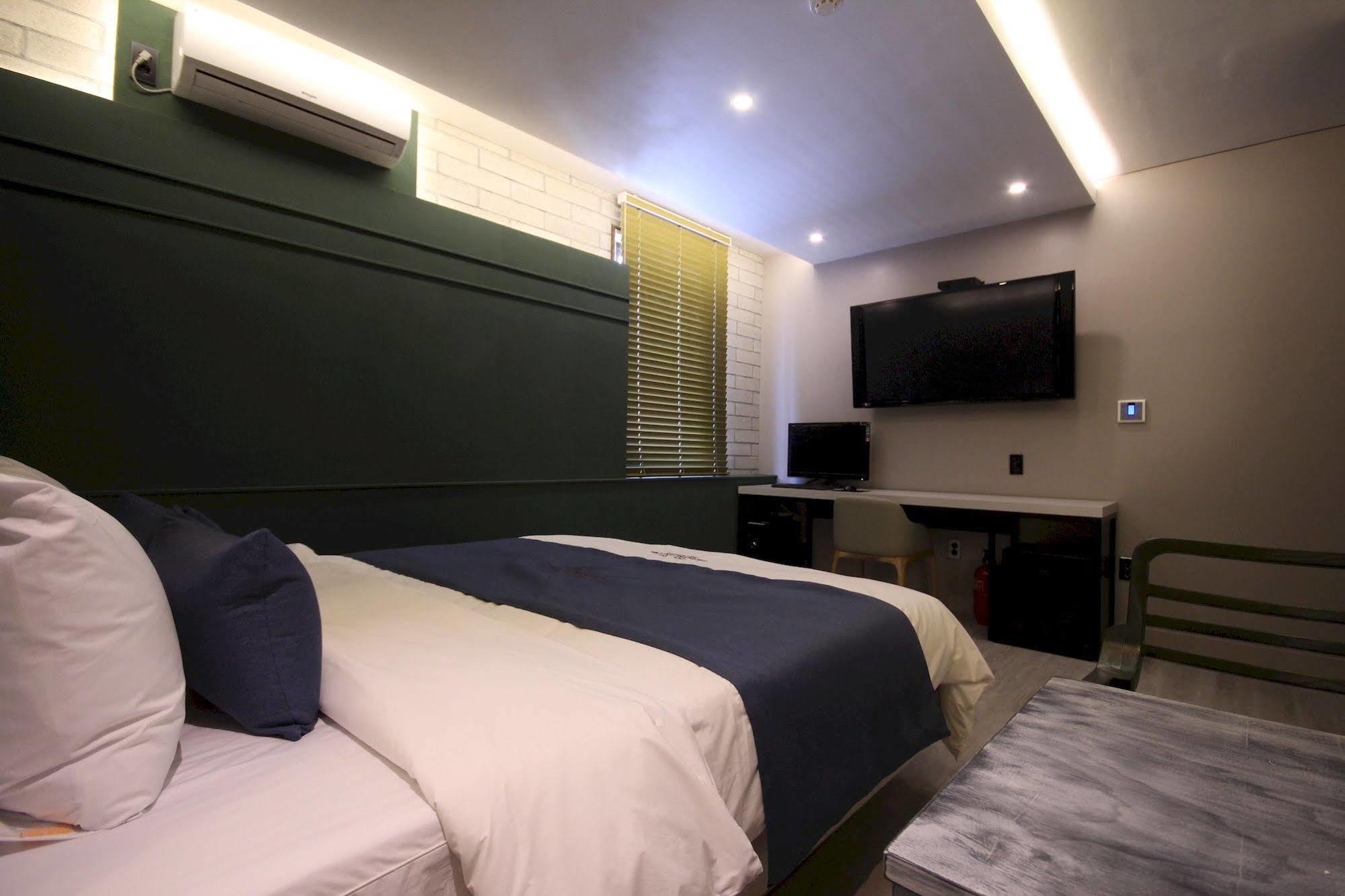 The Club Hotel Seomyeon Busan Ngoại thất bức ảnh