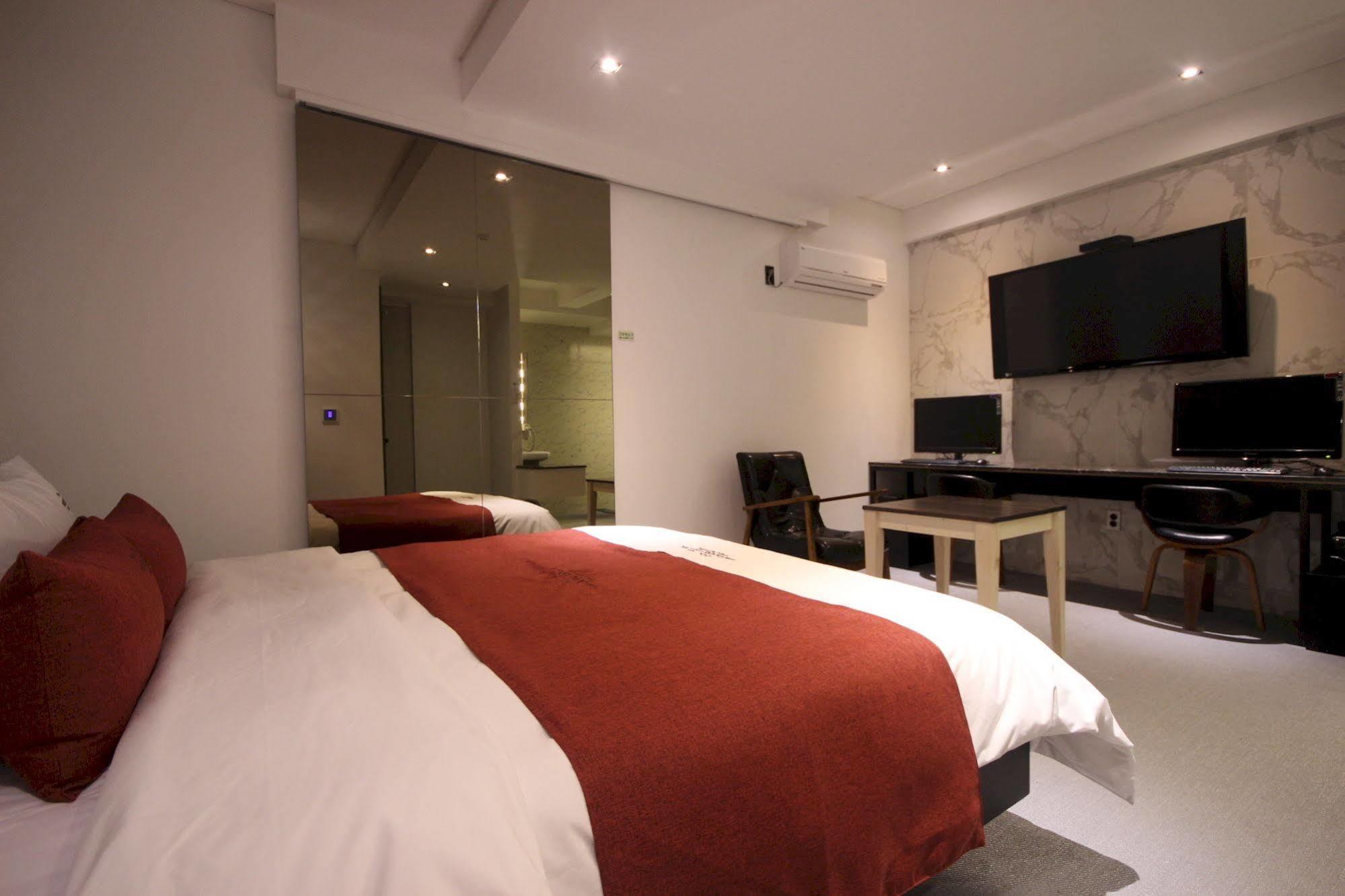 The Club Hotel Seomyeon Busan Ngoại thất bức ảnh