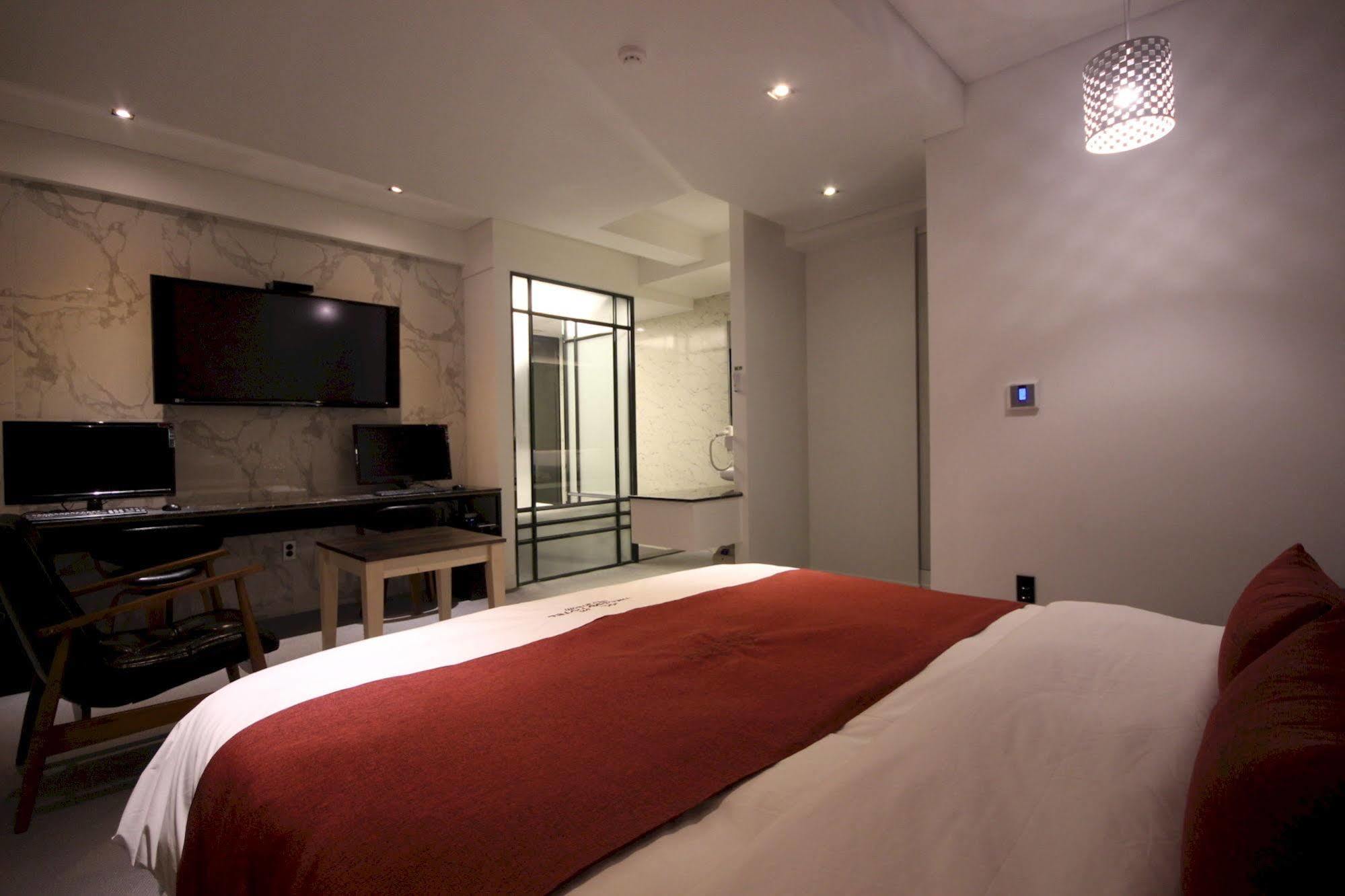 The Club Hotel Seomyeon Busan Ngoại thất bức ảnh